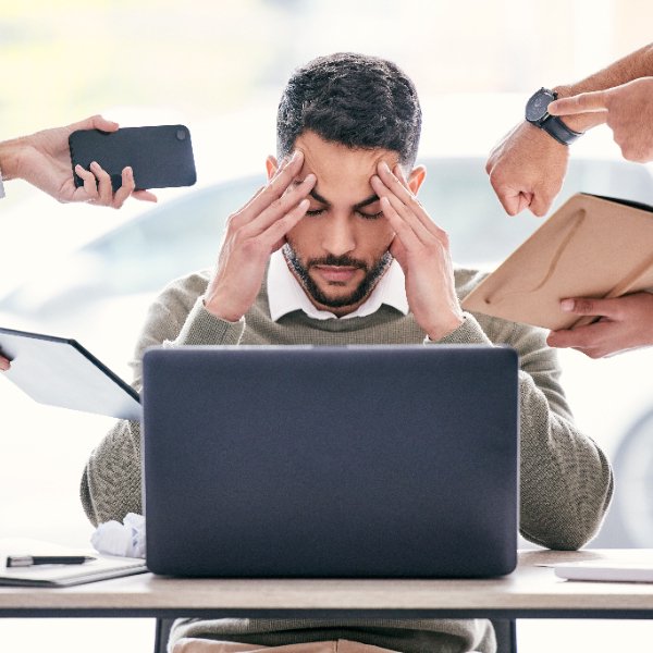 Stresszcsökkentés üzleti megbeszélés előtt hatékonyan Stresszcsökkentő gyakorlatok az üzleti megbeszélések előtt